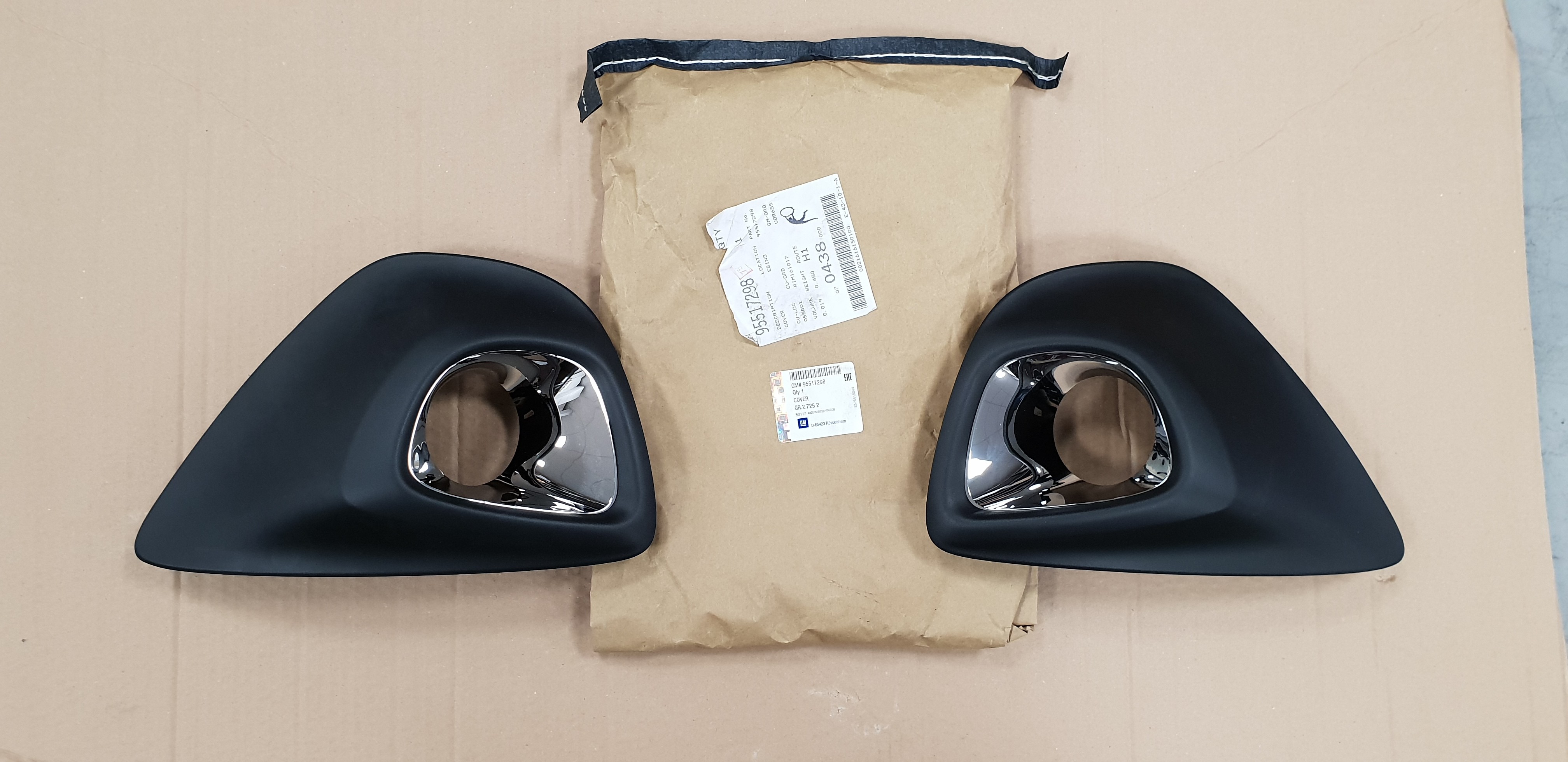 95517298 Vivaro B Front Fog Lamp Chrome Bezel Set - Genuine Vauxhall Part